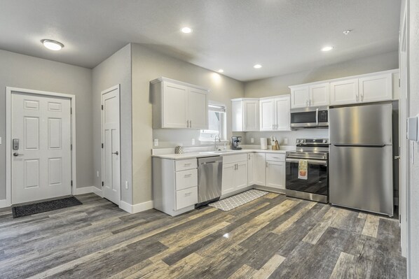 Fridge, microwave, oven, stovetop