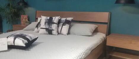 1 bedroom, free WiFi, bed sheets