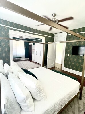 8 bedrooms, in-room safe, iron/ironing board, free WiFi