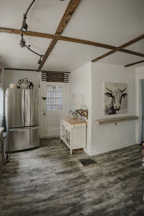 Interior - Big Groups & Events Welcome! 2 Home Estate! (Birmingham)