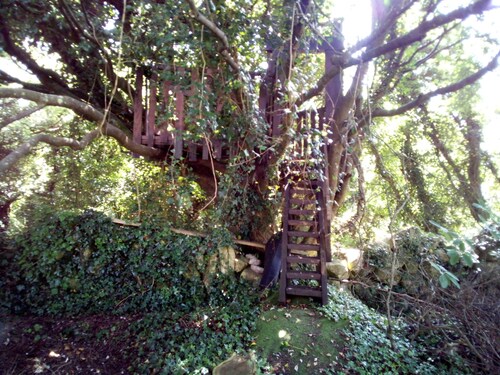 Spacious Contemporary Chalet Type Apartment