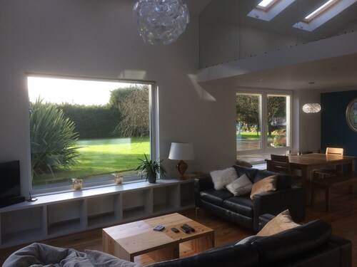 Spacious Contemporary Chalet Type Apartment