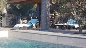 Piscine extérieure, piscine chauffée