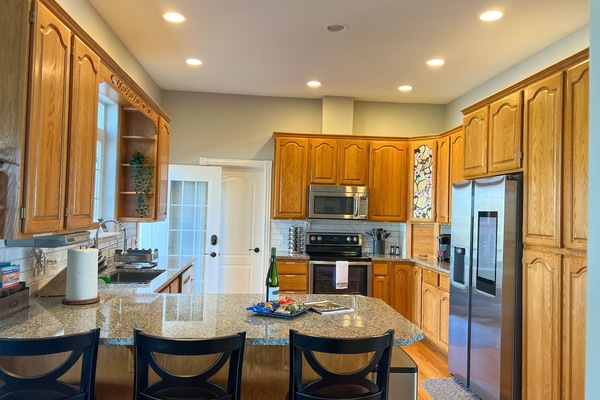 Frigorífic, microones, forn i placa de cuina