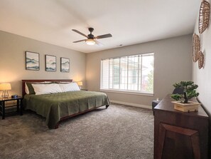 5 bedrooms, desk, iron/ironing board, travel cot