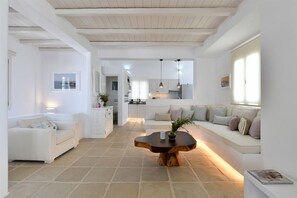 TV, fireplace - Ciel Villas Paros (Paros)