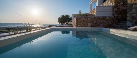 Villa | 3 bedrooms, iron/ironing board