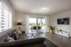 Smart TV, DVD player