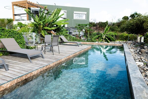 Outdoor pool, a heated pool