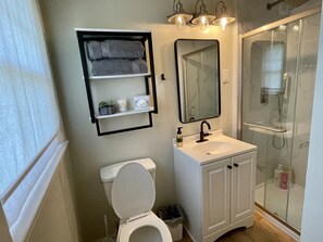 Combined shower/tub