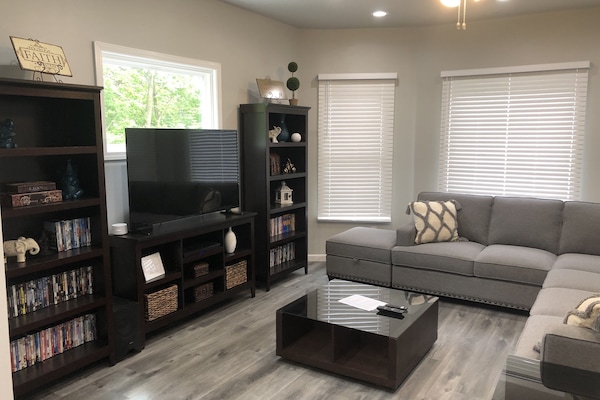 Smart TV, reproductor de DVD y libros