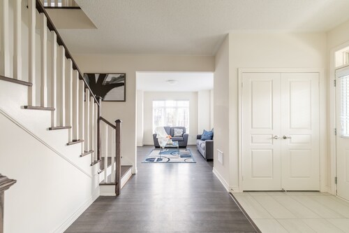 MODERN 3 BEDROOM HOUSE IN FAMILY FRIENDLY NEIGHBOURHOOD