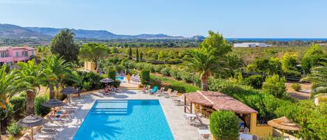 Piscine extérieure, piscine chauffée