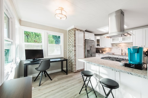 Glendora Getaway! Southern California home vacation rental.