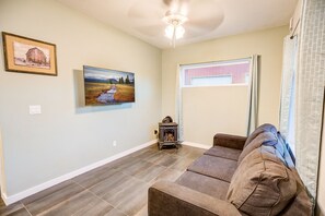 House | Living area | Smart TV, Netflix, streaming services