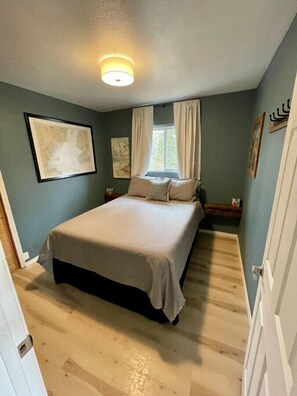 2 عدّة غرف نوم وسرير سفر وواي فاي مجانًا وملاءات أسرّة