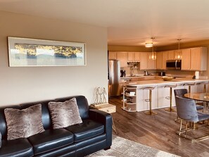 Smart TV, fireplace, foosball - Stylish Oceanfront Escape 2 Master Suites King Bed (Long Beach)