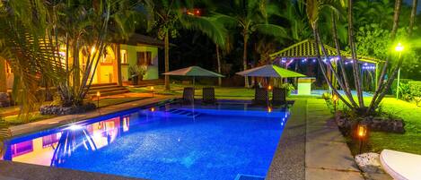 حمّام سباحة خارجي