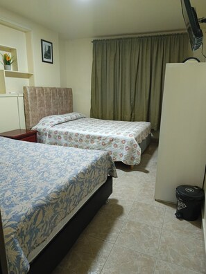 9 Schlafzimmer, Bügeleisen/Bügelbrett, WLAN, Bettwäsche