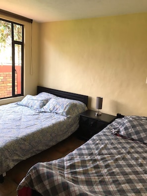 5 bedrooms, free WiFi, bed sheets, wheelchair access