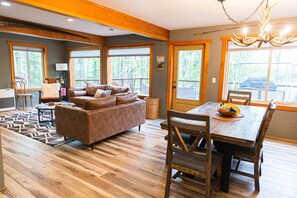 Smart TV - Sunshine Lake Family Oasis w/ Private Sauna (Talkeetna)