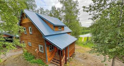 Luxury Lakefront Retreat | Sauna, Dock & Kayaks