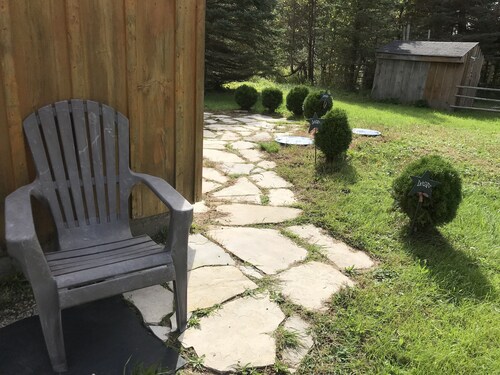 Hepworth Studio Apartment, 3 Wooded Acres