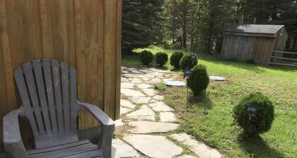 Hepworth Studio Apartment, 3 Wooded Acres