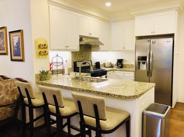 Dining tables, kitchen islands