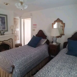 4 bedrooms, WiFi, bed sheets
