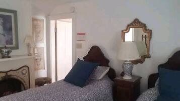 4 bedrooms, WiFi, bed sheets