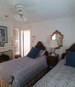 4 bedrooms, WiFi, bed sheets
