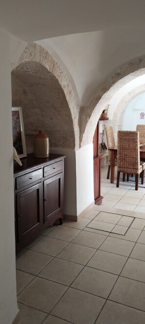 Interior - Stone trulli in Itria Valley (Martina Franca)
