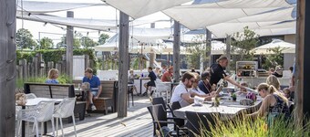 Private terrace, dogs allowed, close to the animation