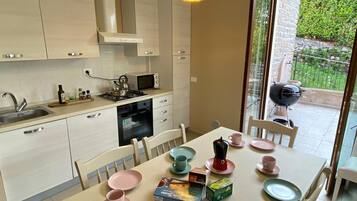 Frigorifero, microonde, forno, lavastoviglie