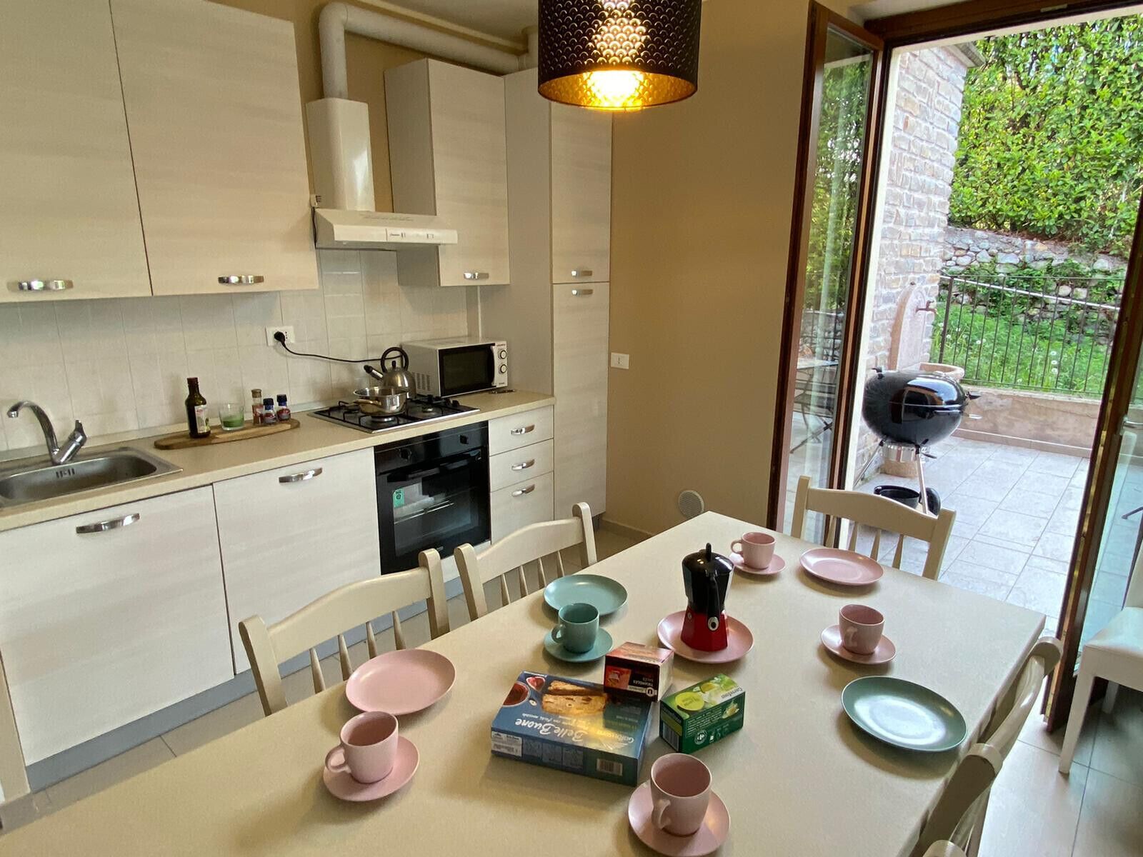 Kühlschrank, Mikrowelle, Ofen, Geschirrspüler