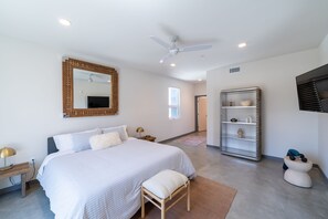 2 bedrooms, desk, iron/ironing board, travel cot