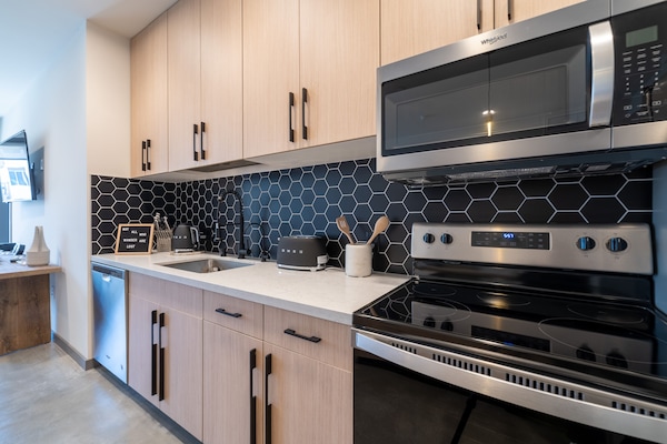 Frigorífic, microones, forn i placa de cuina