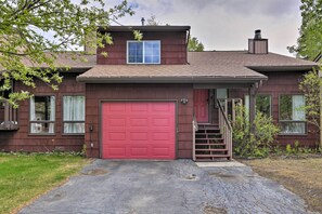 Exterior - 8 Mi to Dtwn Achorage! Home w/ Pet-Friendly Yard (Anchorage)