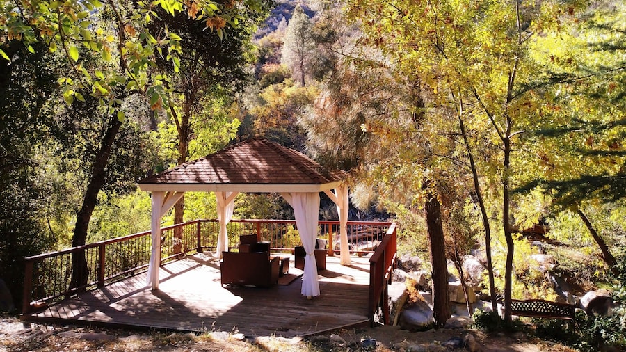 Quiet Mind Lodge Retreat & Spa Sequoias