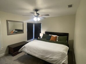 3 bedrooms, iron/ironing board, free WiFi, bed sheets