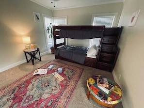 3 chambres, fer et planche à repasser, Wi-Fi gratuit, draps fournis