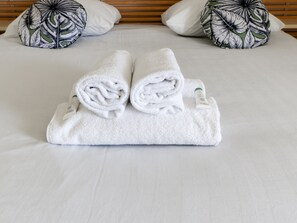 Shower, hair dryer, towels, soap - Appartement Conquistar - Welkeys (Cabourg)
