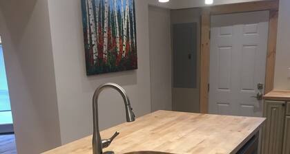 Sleep & Stay where Wild Bill Hickock and Calamity Jane played cards