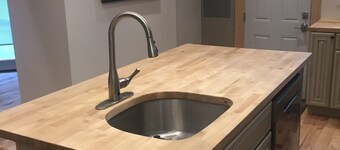 Sleep & Stay where Wild Bill Hickock and Calamity Jane played cards