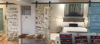 Sleep & Stay where Wild Bill Hickock and Calamity Jane played cards