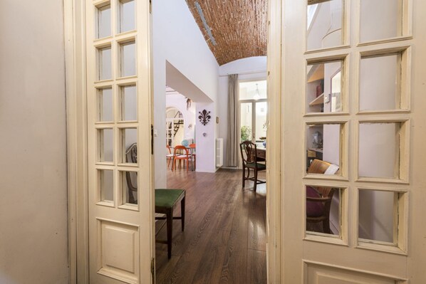 Interior - Florence Hideaway apartment by Mmega (Firenze)