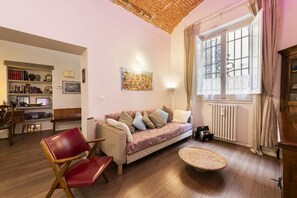 Living area - Florence Hideaway apartment by Mmega (Firenze)