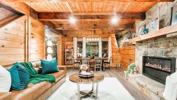 Smart-TV, Kamin, Tischfußball