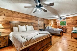 4 多间卧室、办公桌、熨斗/熨衣板、免费 WiFi